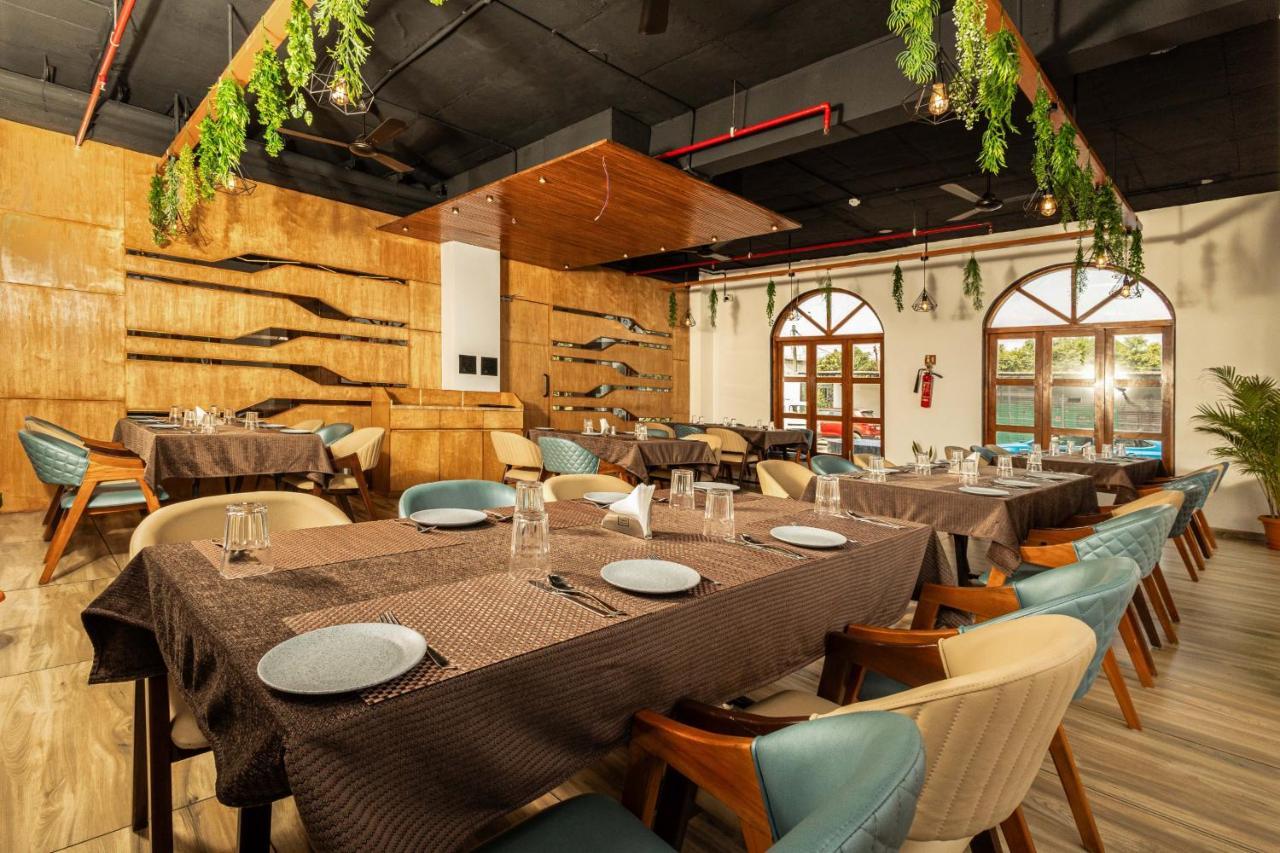 Krown Palace Resort Silvassa Exterior photo