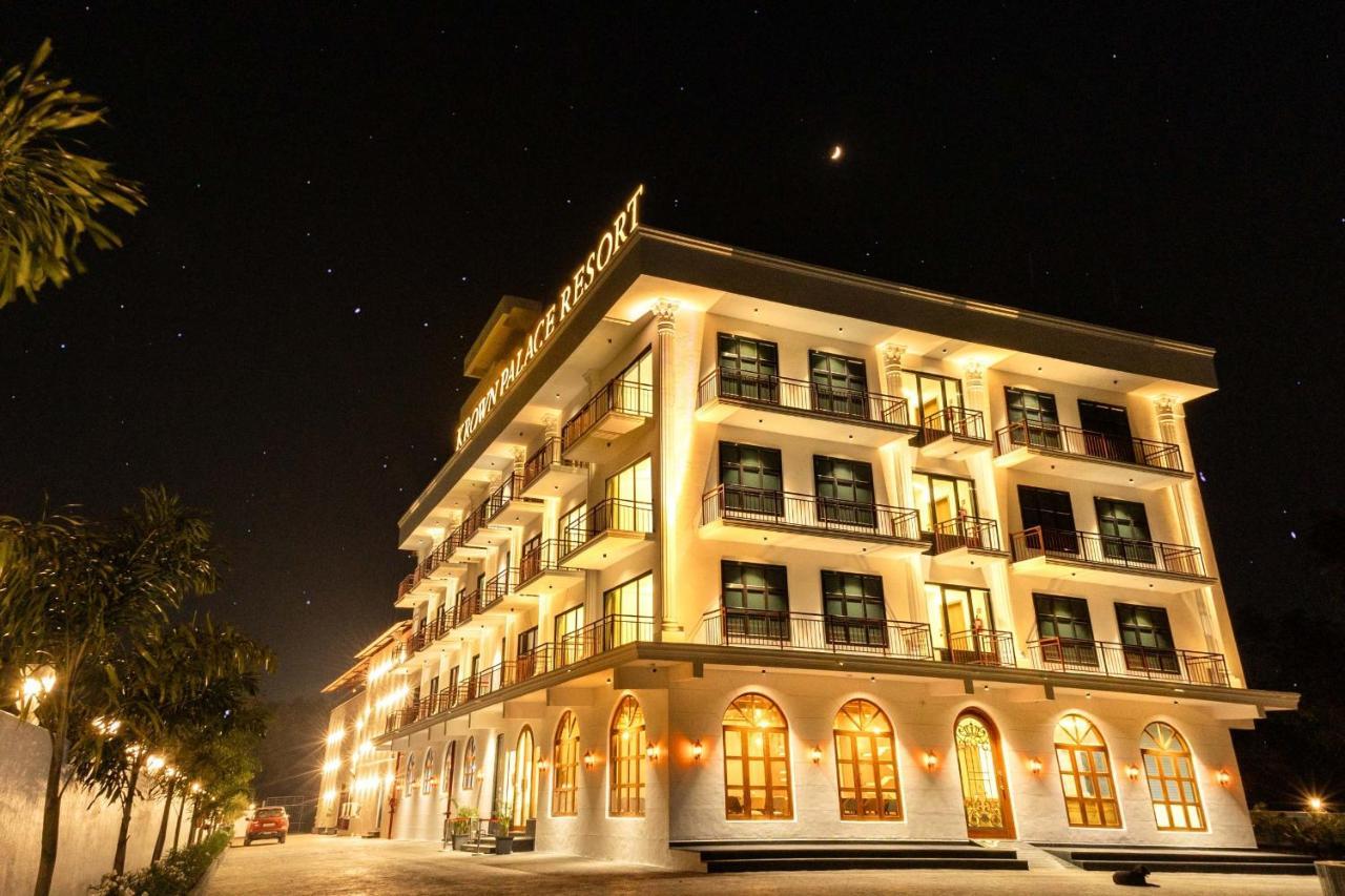 Krown Palace Resort Silvassa Exterior photo