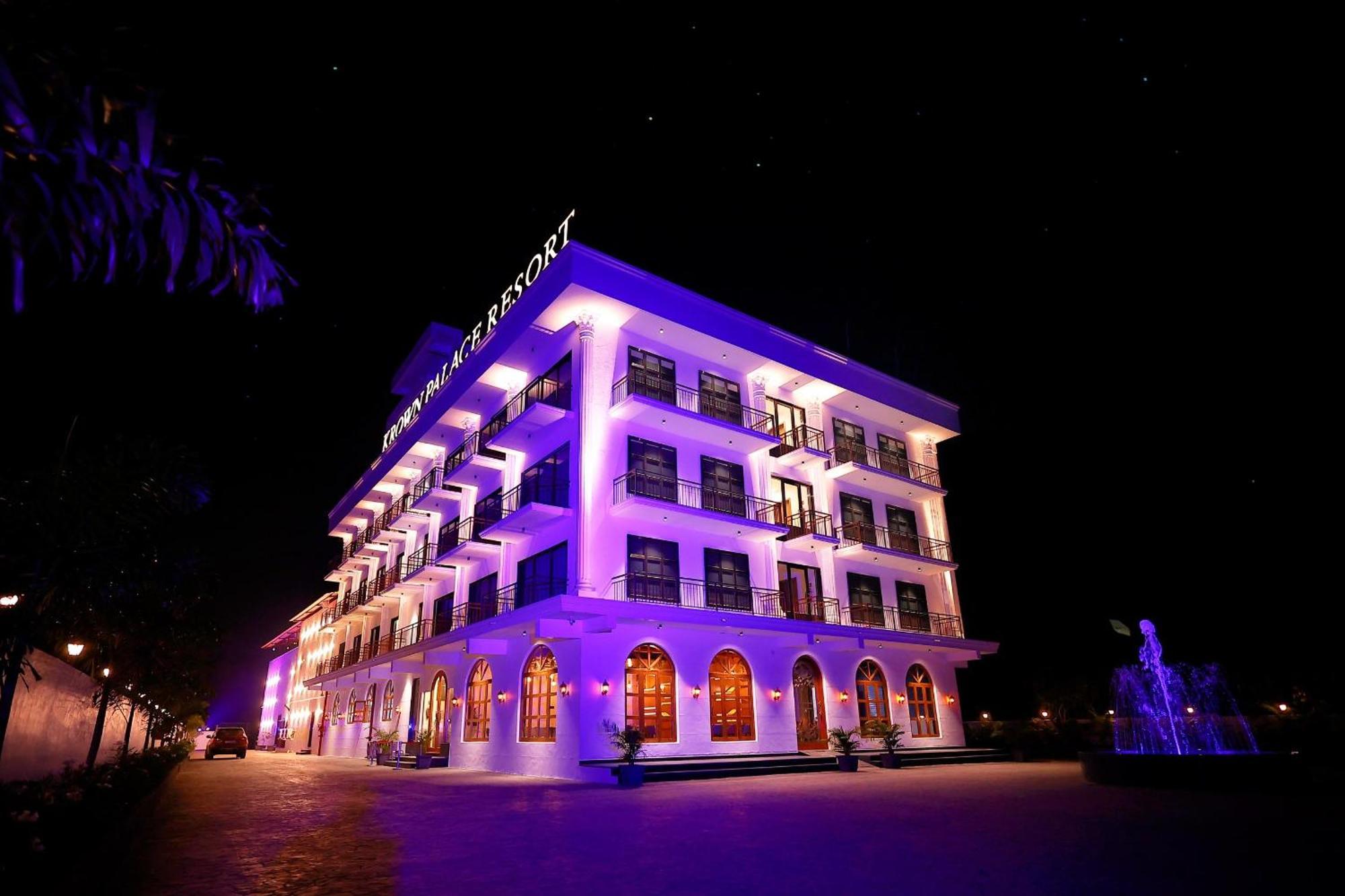 Krown Palace Resort Silvassa Exterior photo